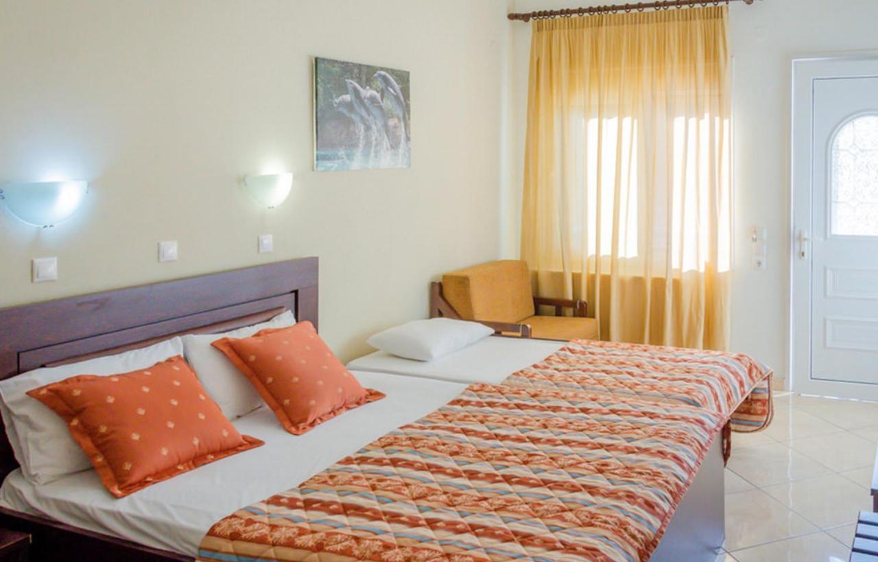 סקאלה פוטאמיאס Delfini Hotel מראה חיצוני תמונה