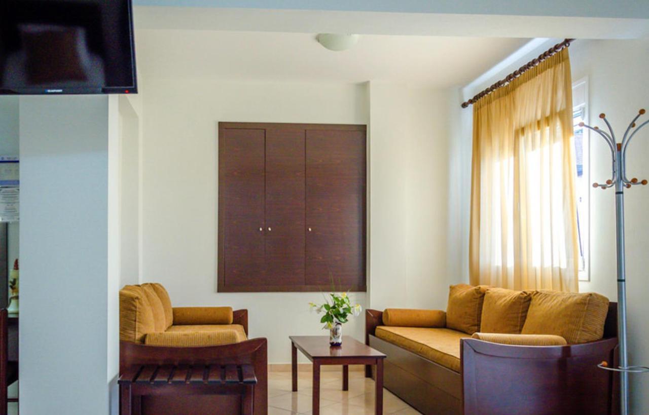 סקאלה פוטאמיאס Delfini Hotel מראה חיצוני תמונה