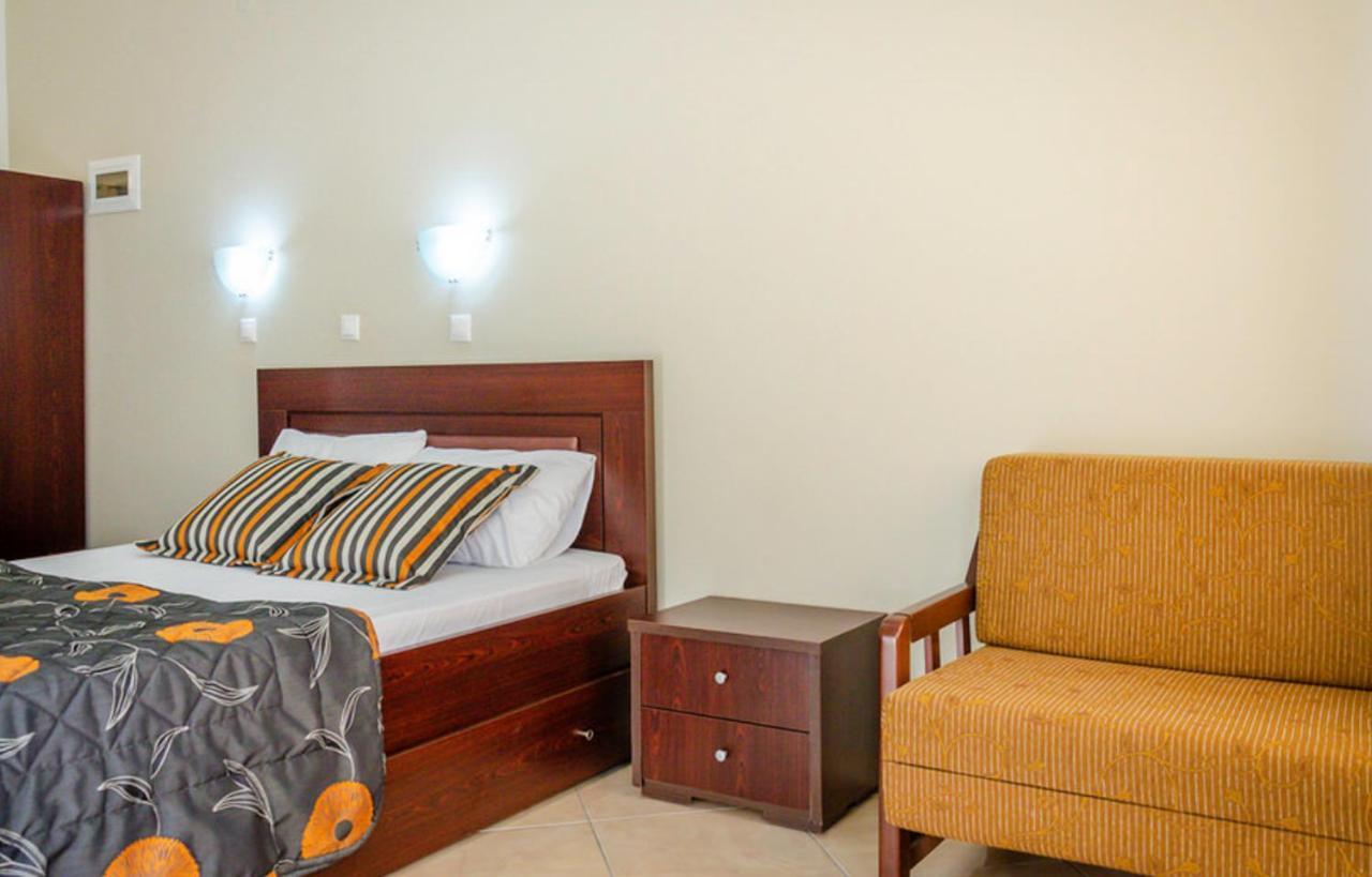 סקאלה פוטאמיאס Delfini Hotel מראה חיצוני תמונה